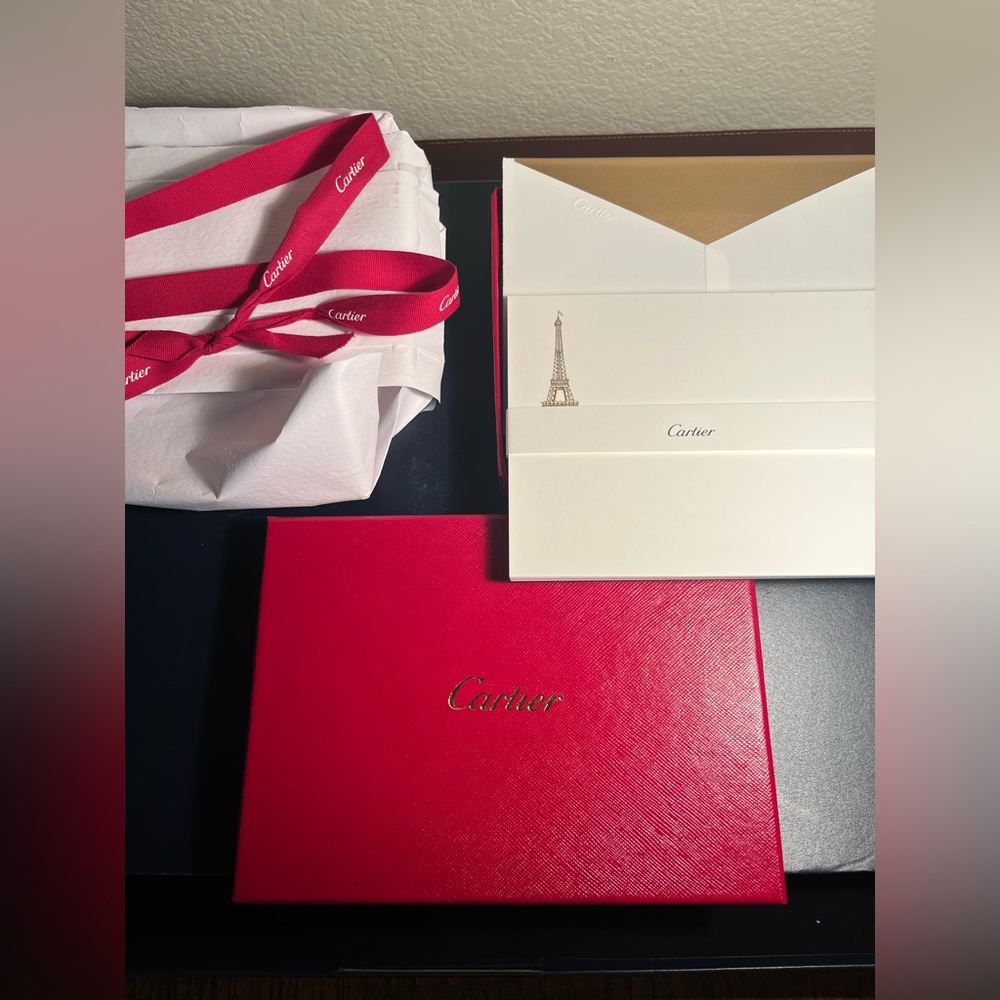 Cartier Red and White Stationery Set with Eiffel Tower Motif Never used ๐๐๐๐ - Picture 3 of 8